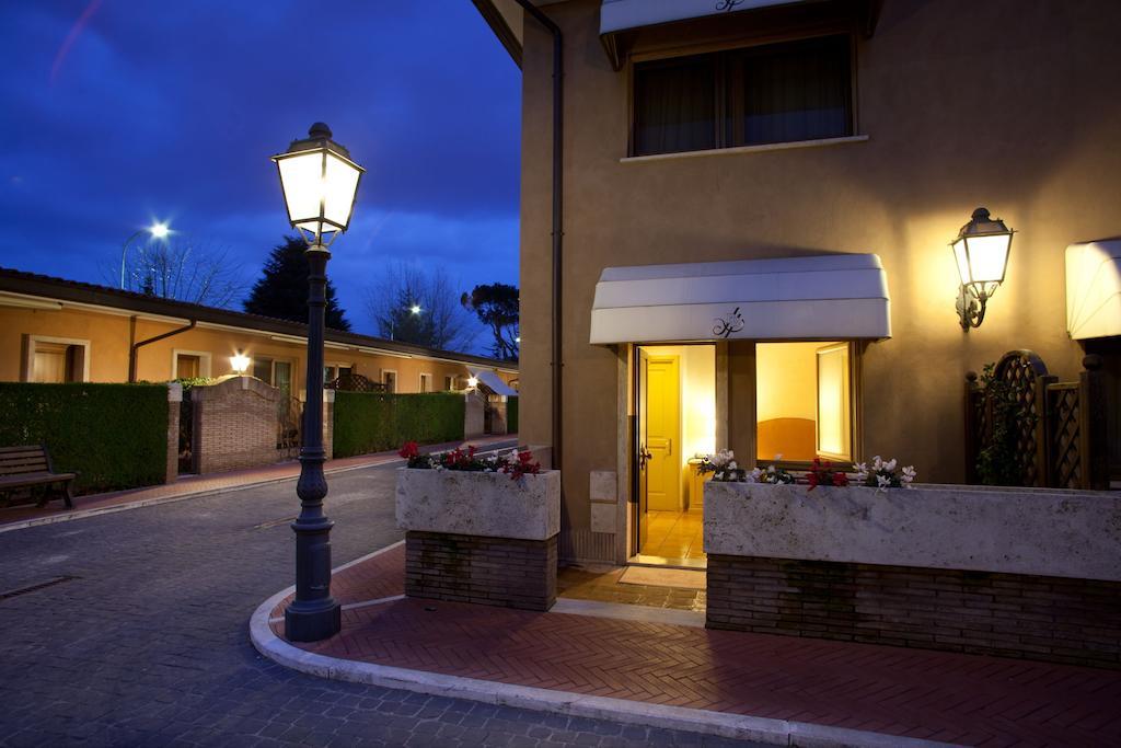 Hotel Piccolo Borgo Roma Exterior foto